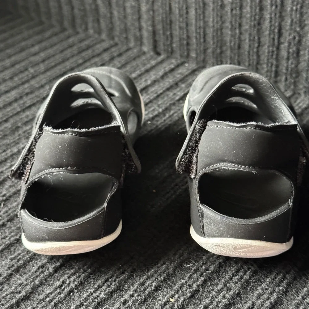 Nike Sunray Protect 3 TD Black White Kids Sandal DH9465-001 Size 9C